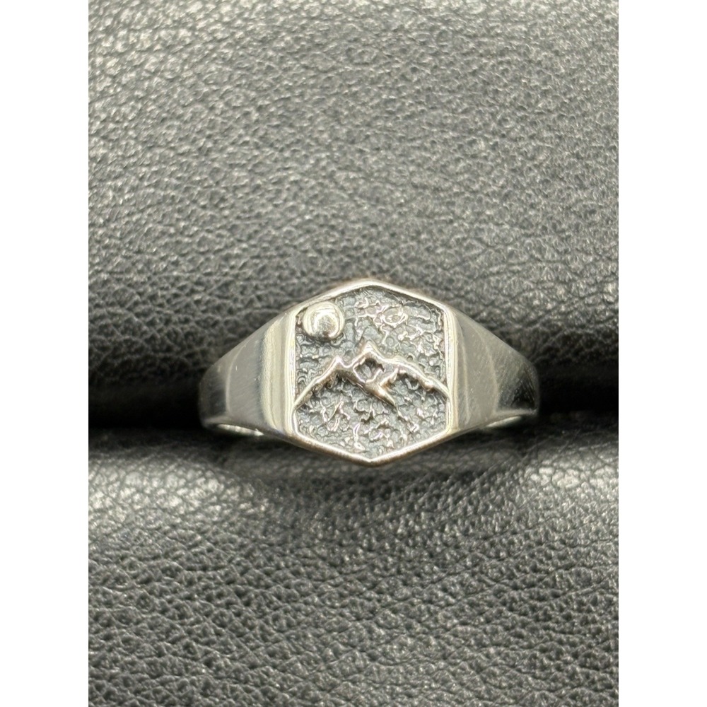 New Condition Sterling Silver Mountains & Moon Ring Size 7 G8